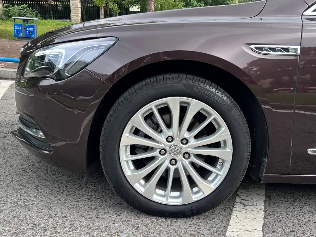 Buick LaCrosse — миниатюра 5