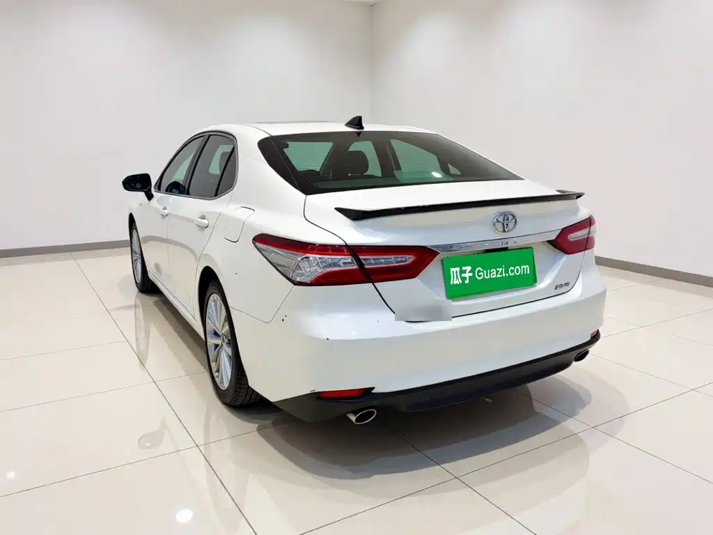 Toyota Camry — миниатюра 4