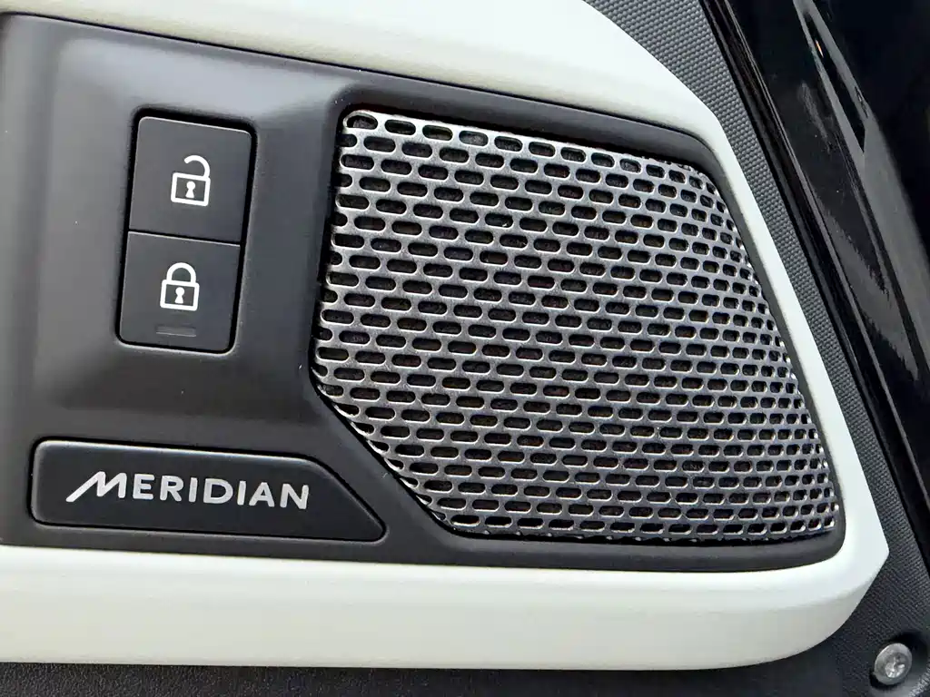 Land Rover Defender — миниатюра 15