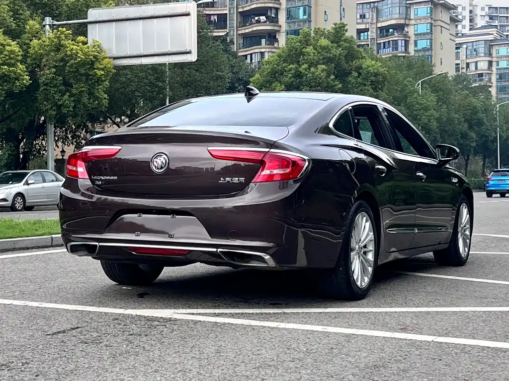 Buick LaCrosse — миниатюра 36