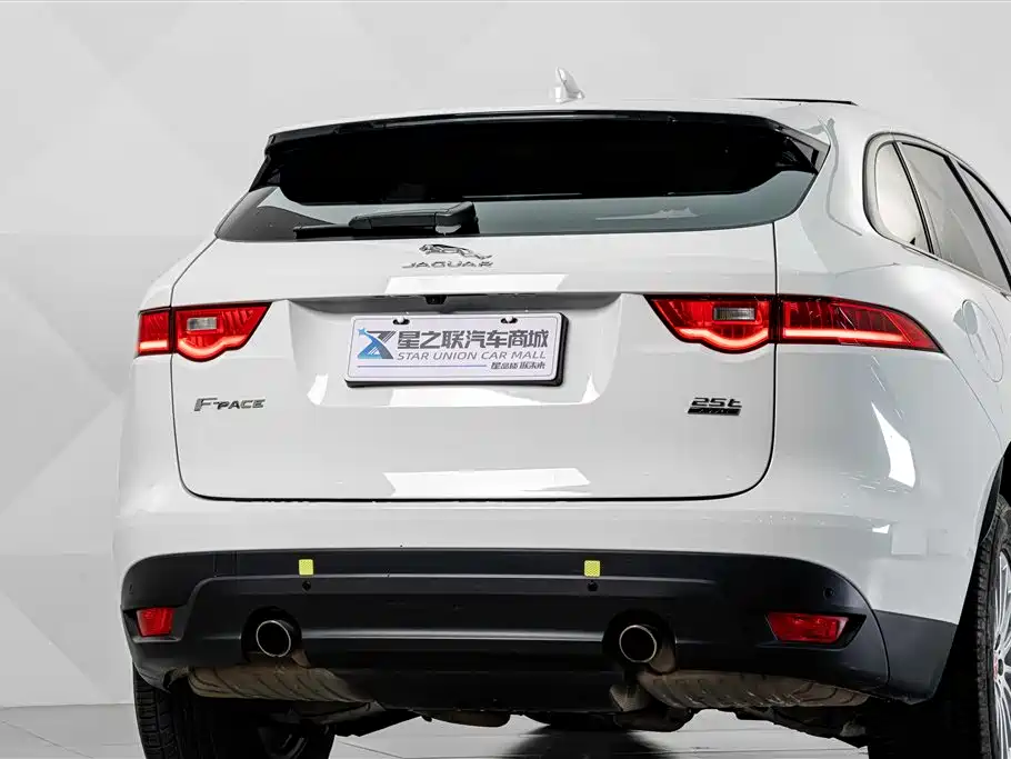 Jaguar F-PACE — миниатюра 7