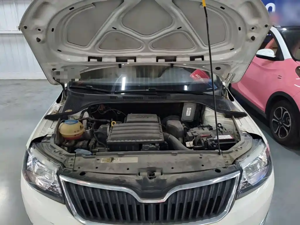 Skoda Rapid — миниатюра 20