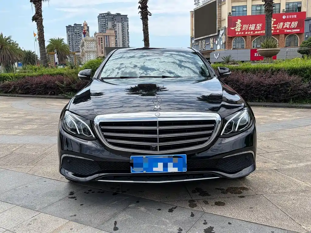 Mercedes-Benz E-Class — миниатюра 2