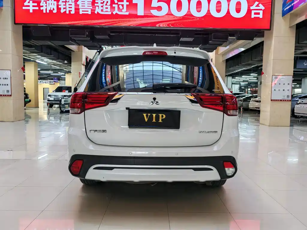 Mitsubishi Outlander — миниатюра 10