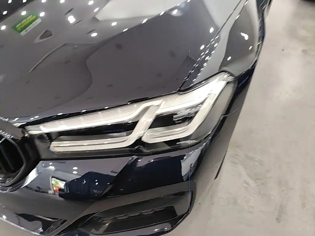 BMW 5 Series — миниатюра 24