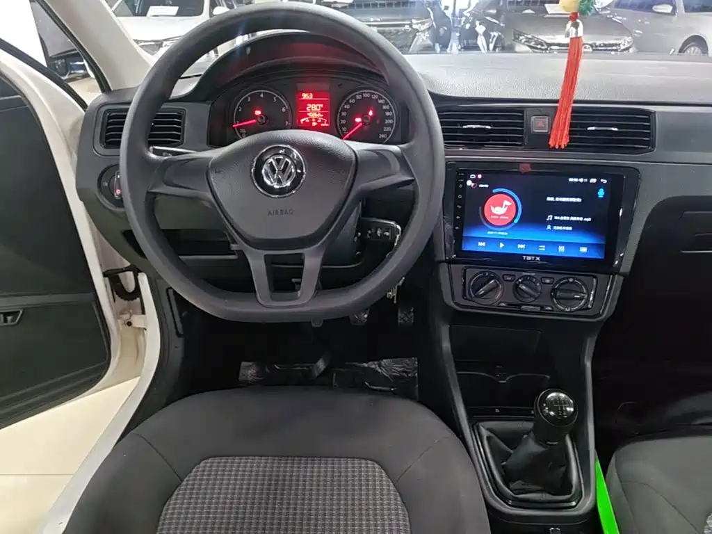 Volkswagen Santana — миниатюра 13