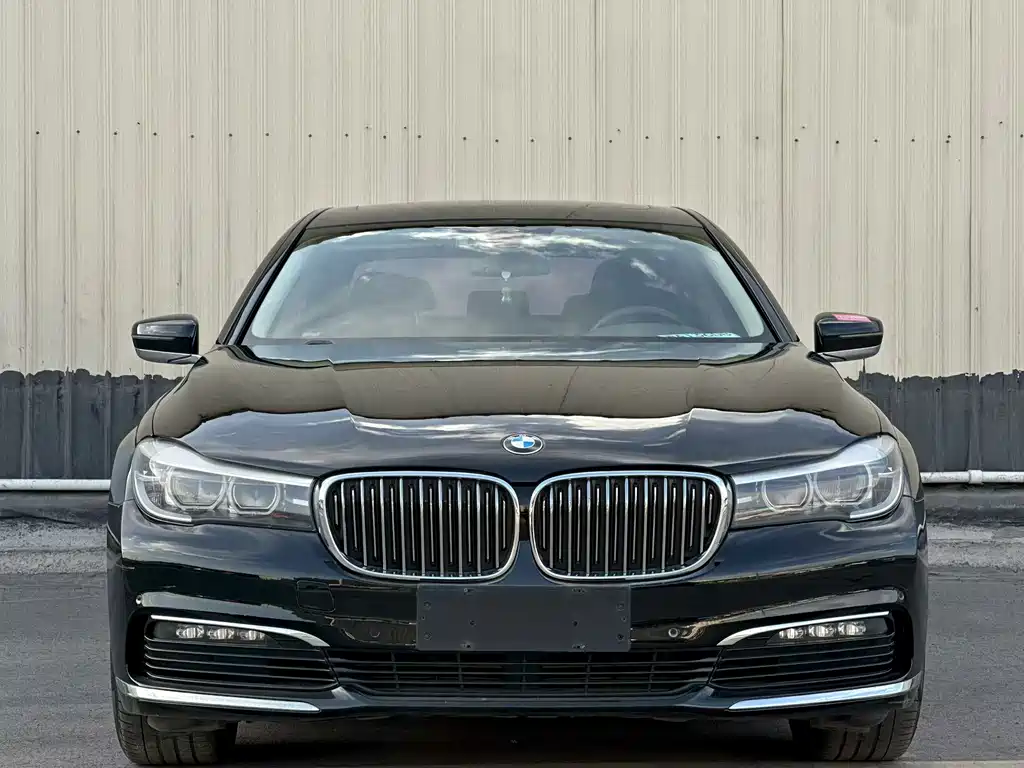 BMW 7 Series — миниатюра 2