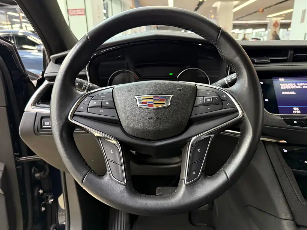 CADILLAC XT5