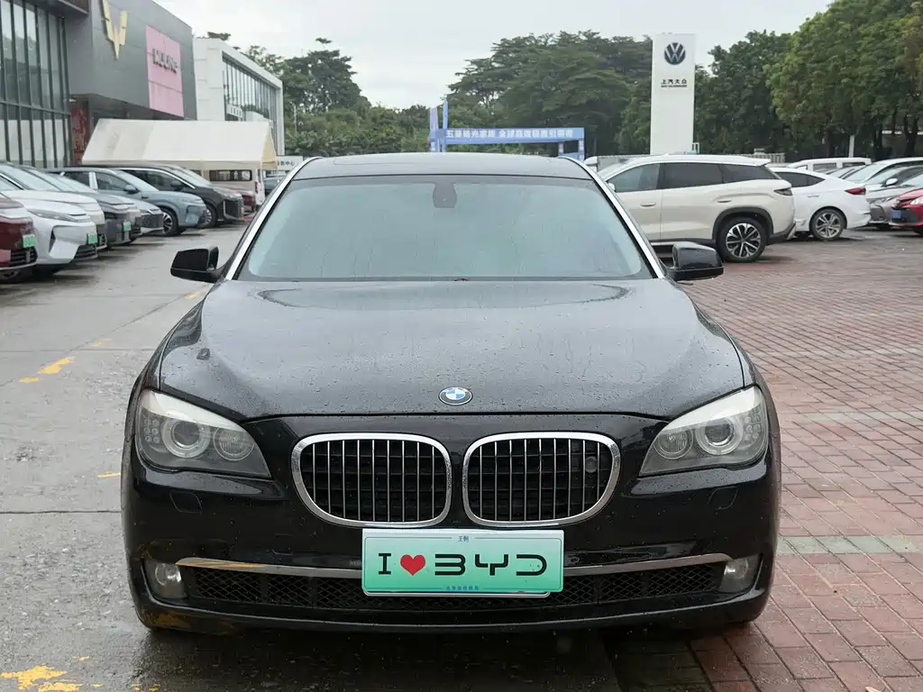 BMW 7 Series — миниатюра 2