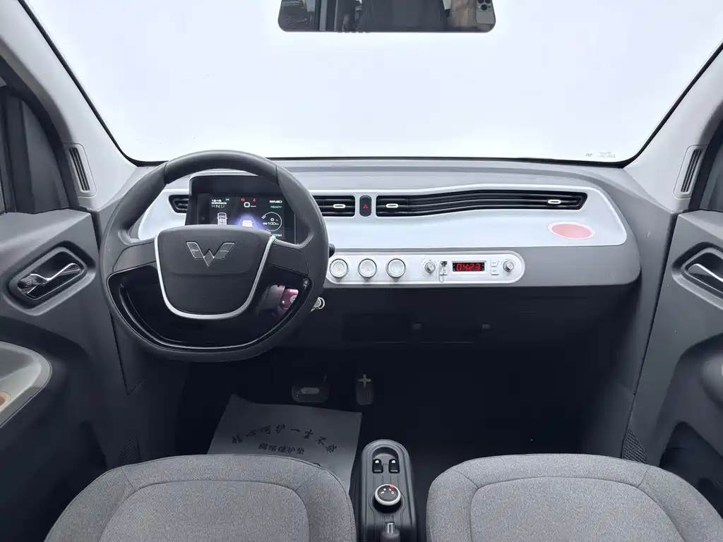 Wuling MINIEV — миниатюра 4