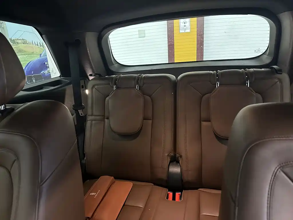 Lincoln Aviator — миниатюра 16