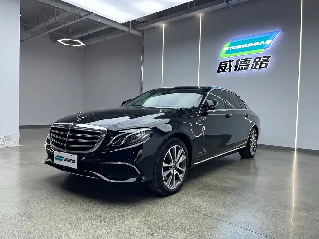 Mercedes-Benz E-Class — миниатюра 2