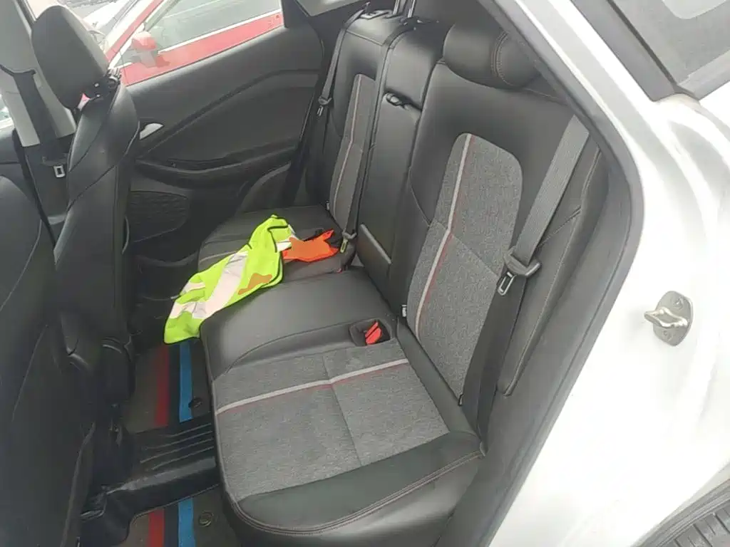 Chevrolet Trax — миниатюра 17