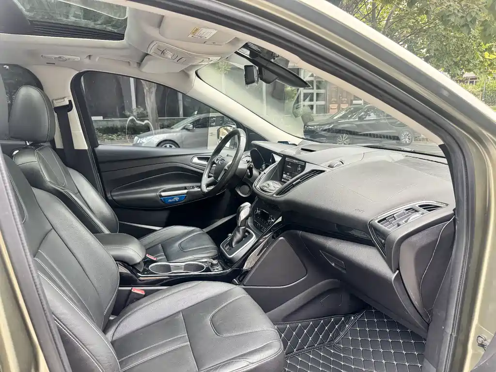 Ford Kuga — миниатюра 18