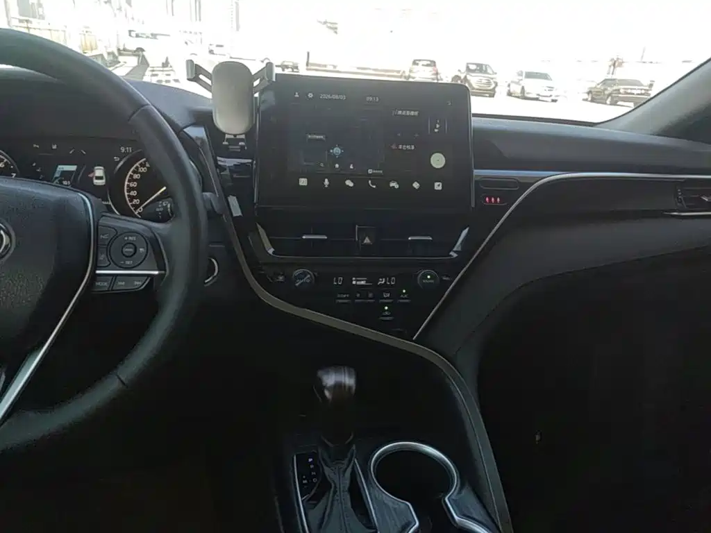 Toyota Camry — миниатюра 13