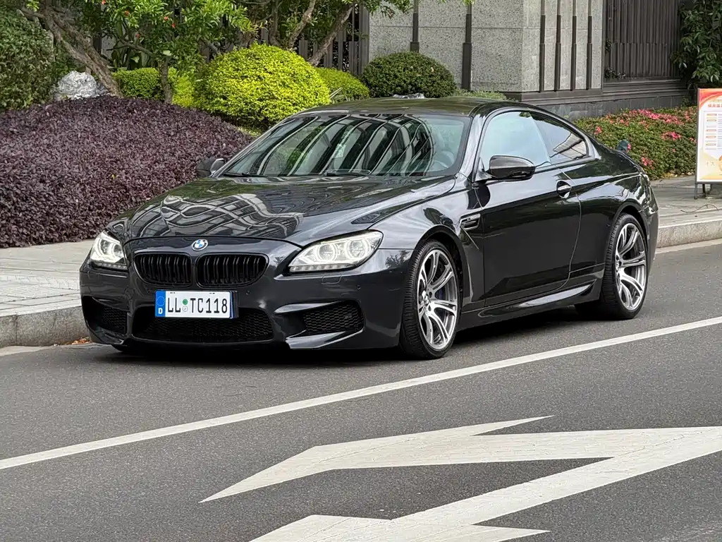 BMW M6 2013