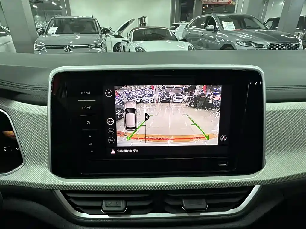 Volkswagen T-Roc — миниатюра 8