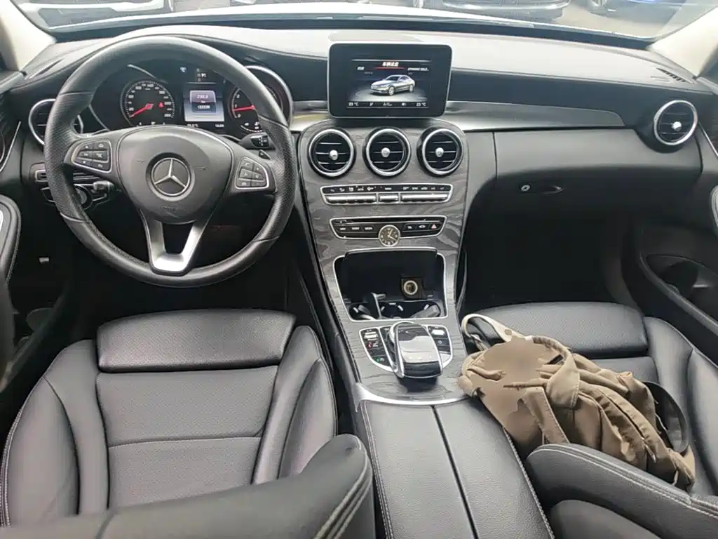 Mercedes-Benz C-Class — миниатюра 10
