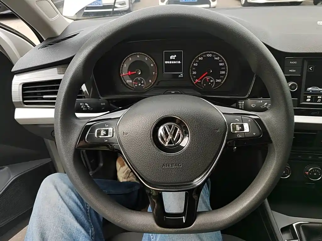Volkswagen Lavida — миниатюра 11