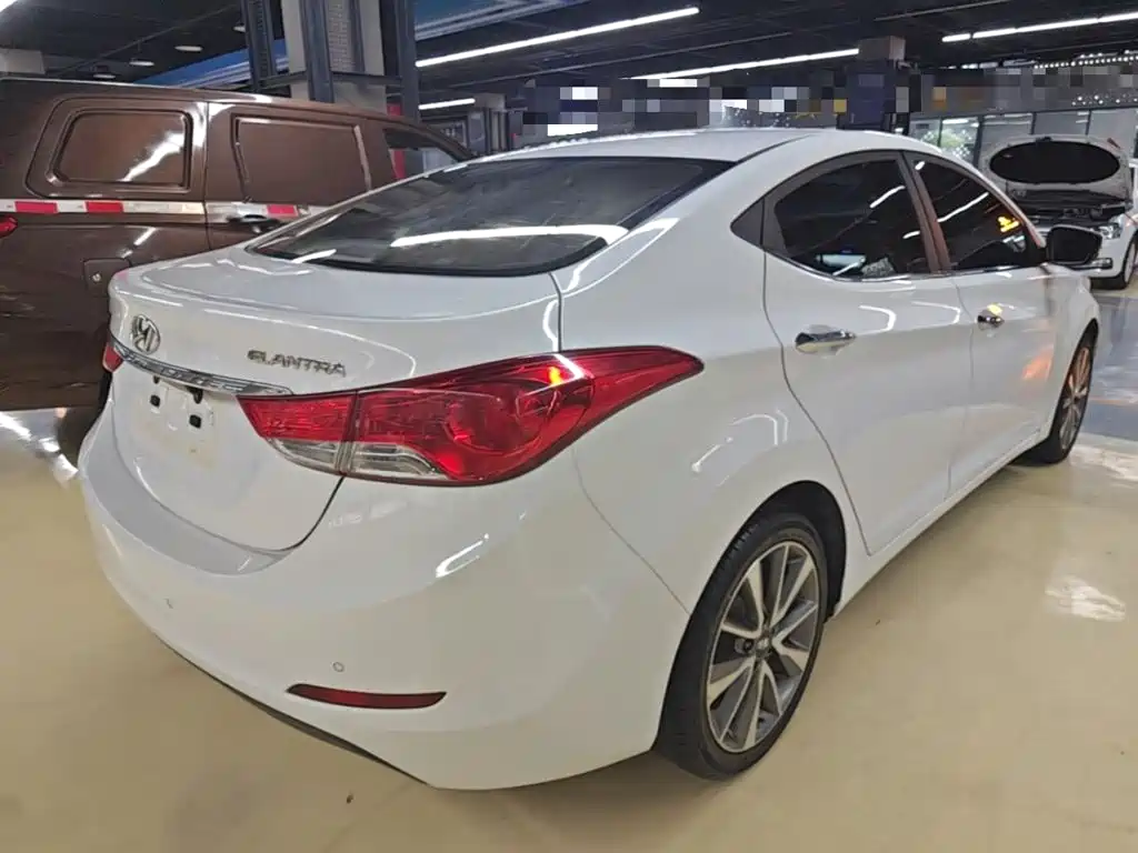 Hyundai Elantra Langdong — миниатюра 7
