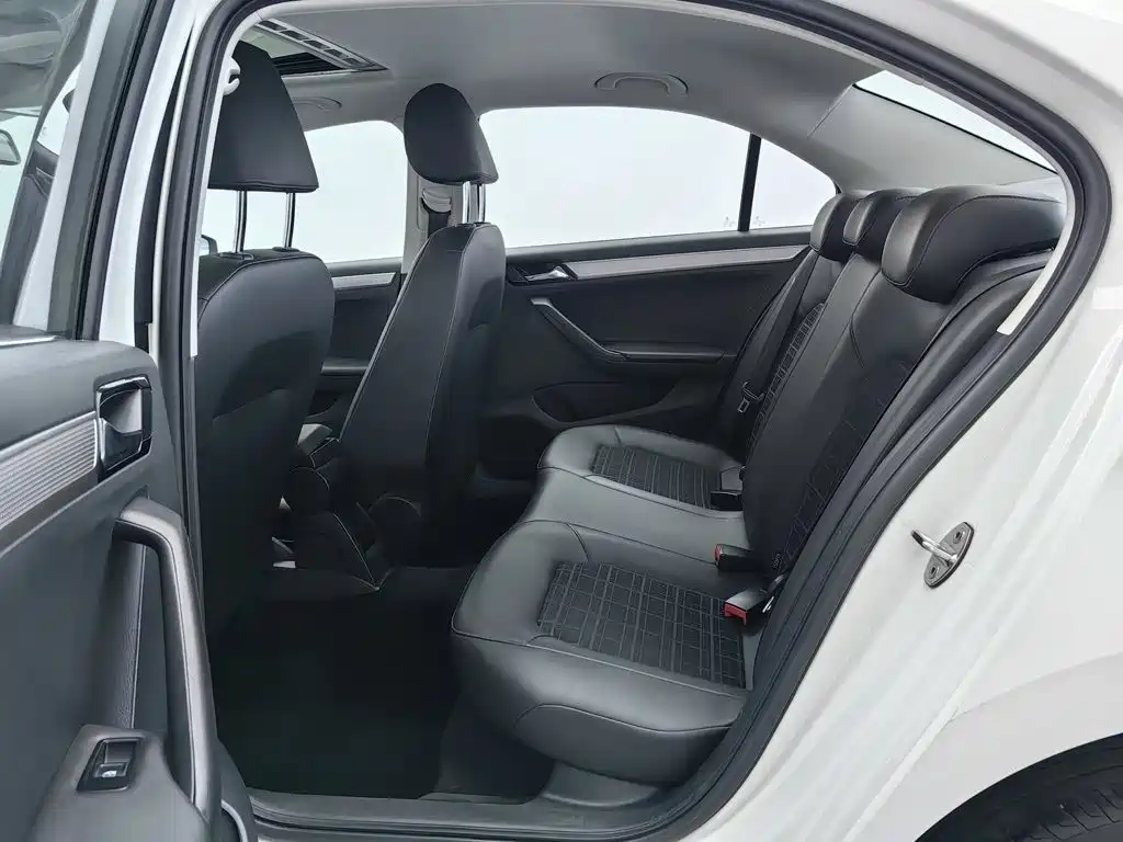 Volkswagen Jetta — миниатюра 15