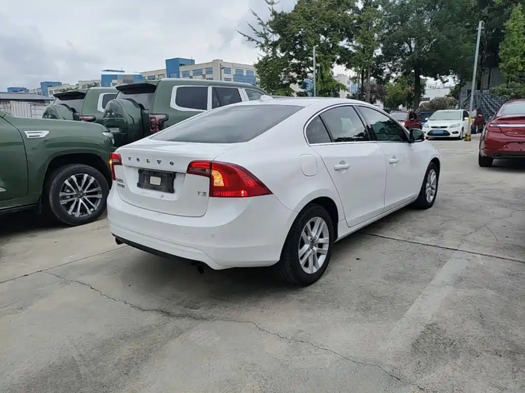 Volvo S60 — миниатюра 7