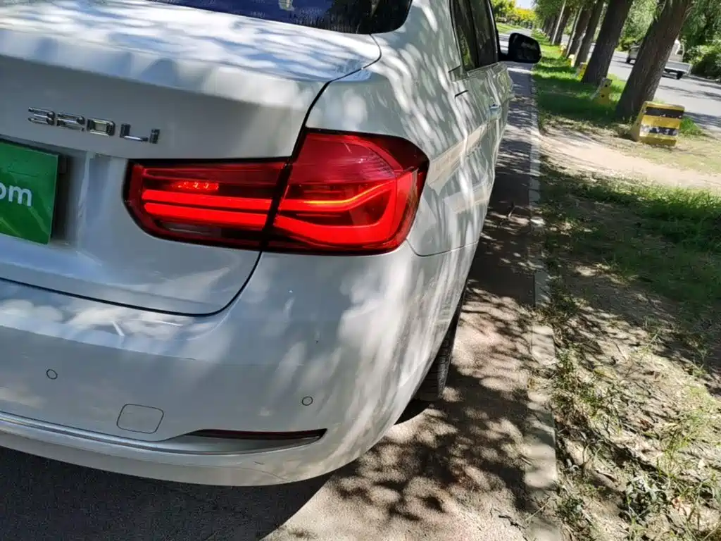 BMW 3 Series — миниатюра 8