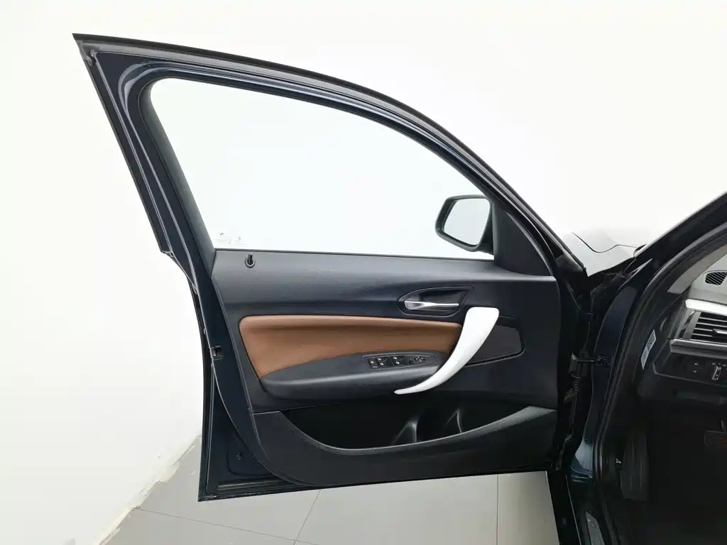 BMW 1 Series (Import) — миниатюра 8