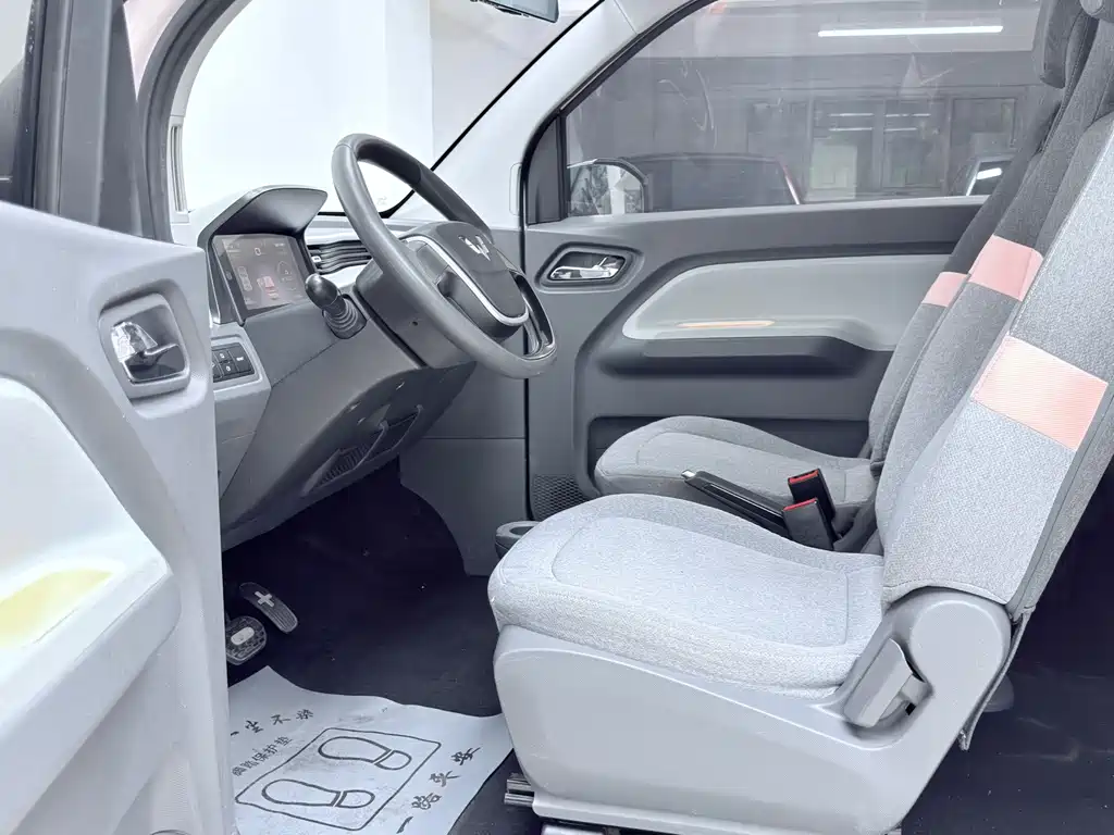 Wuling MINIEV — миниатюра 3