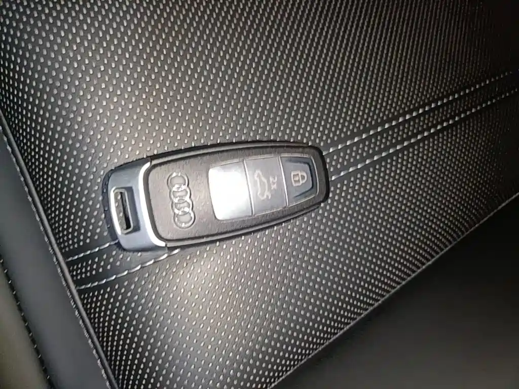 Audi Q4 e-tron — миниатюра 9