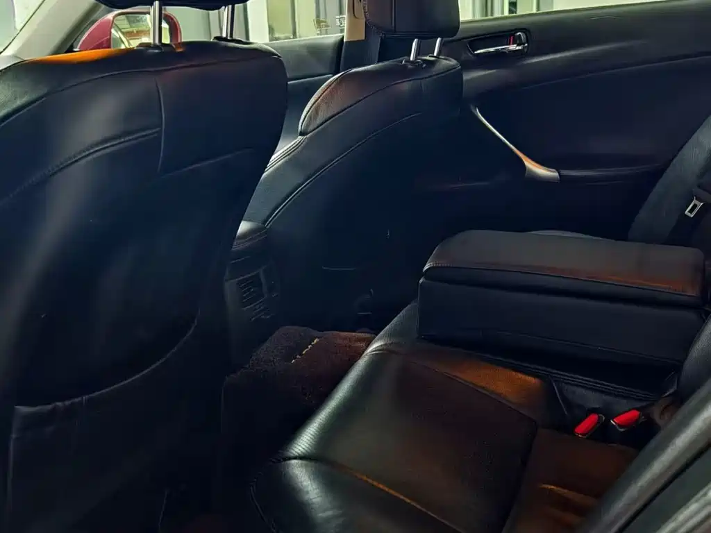 Lexus IS — миниатюра 9