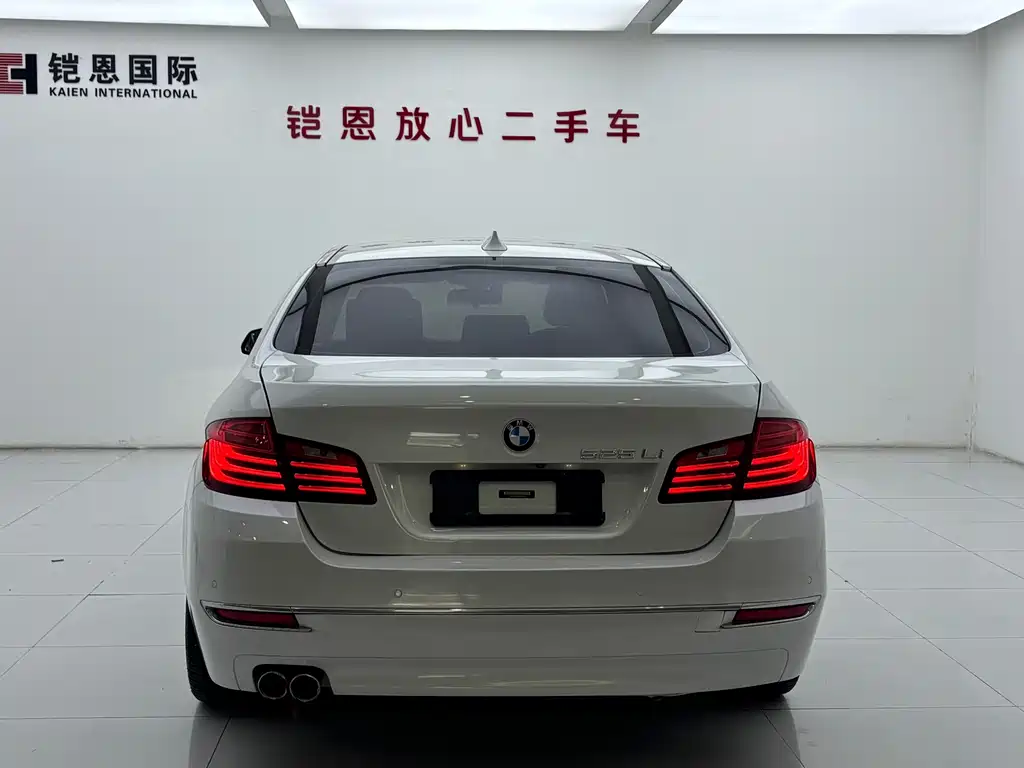 BMW 5 Series — миниатюра 9