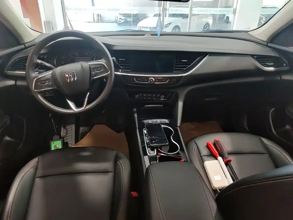 Buick Regal — миниатюра 10