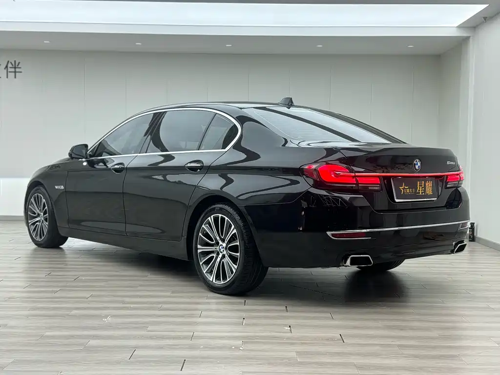 BMW 5 Series — миниатюра 21