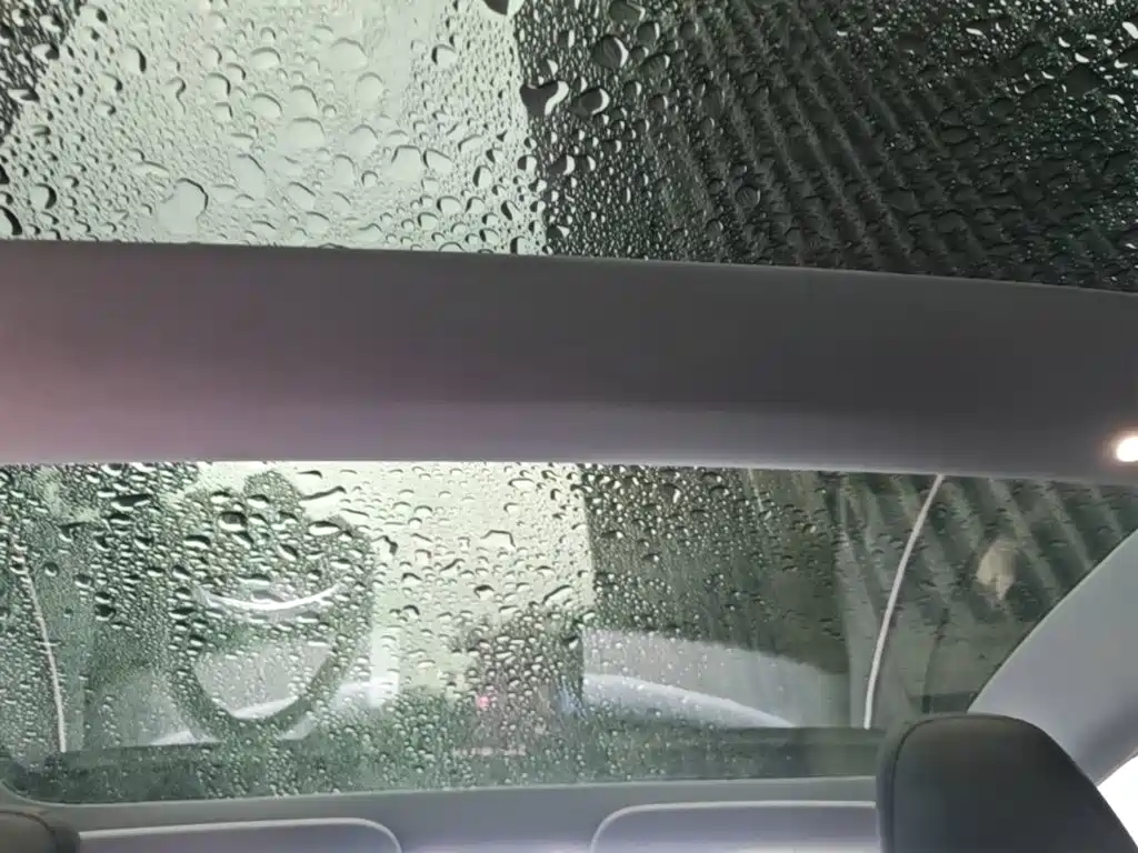 Tesla Model 3 — миниатюра 18