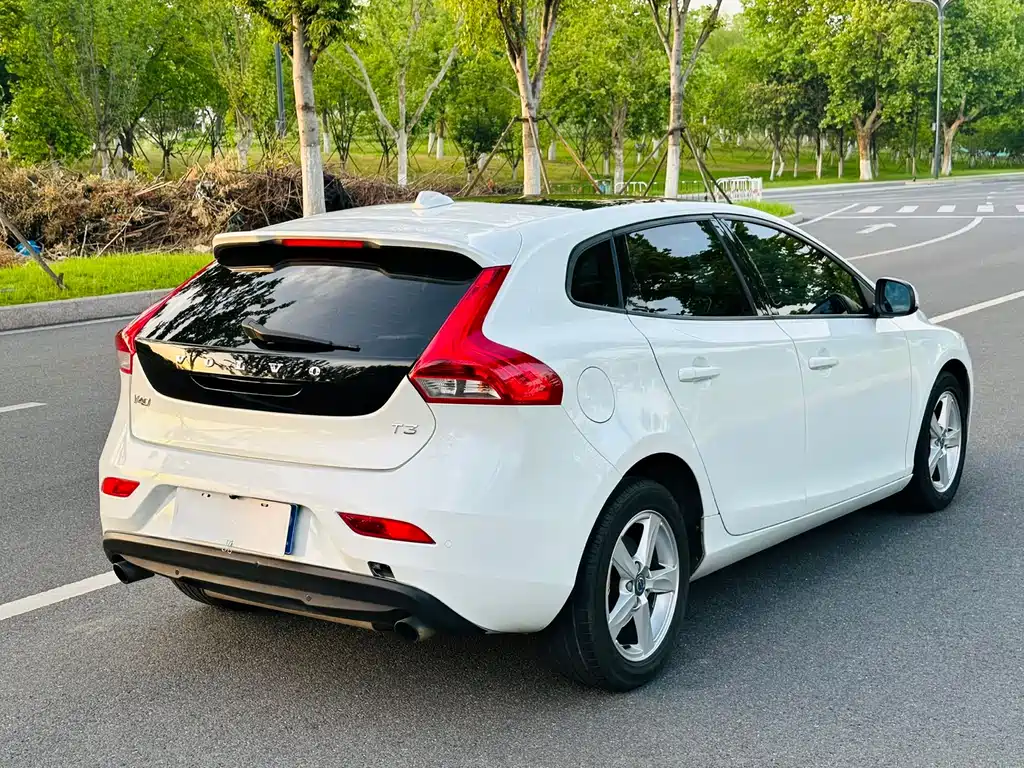 Volvo V40 — миниатюра 4