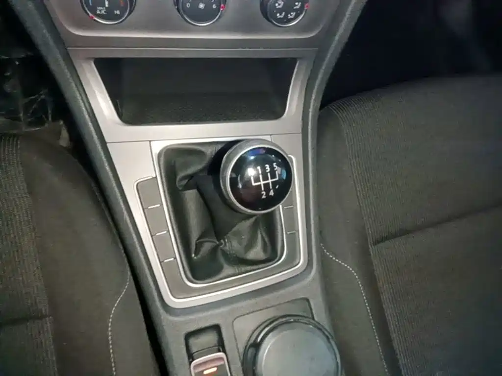 Volkswagen Golf — миниатюра 14