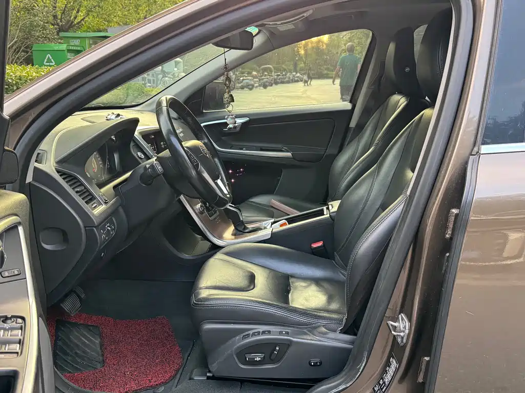 Volvo XC60 — миниатюра 5