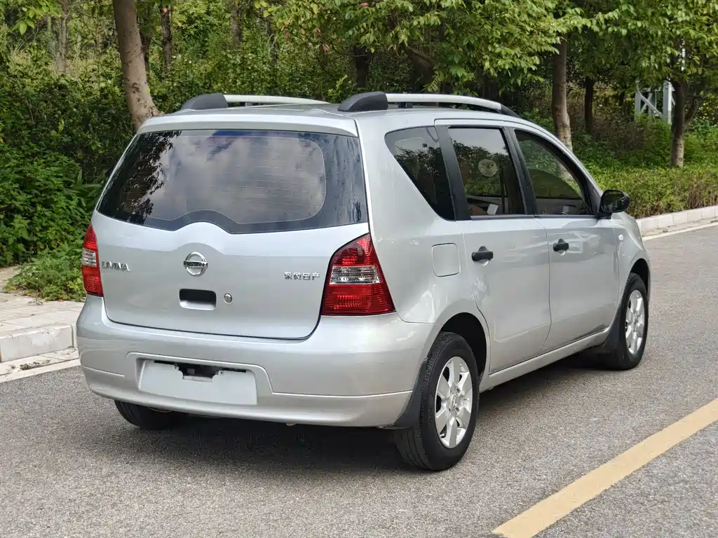 Nissan Livina — миниатюра 8