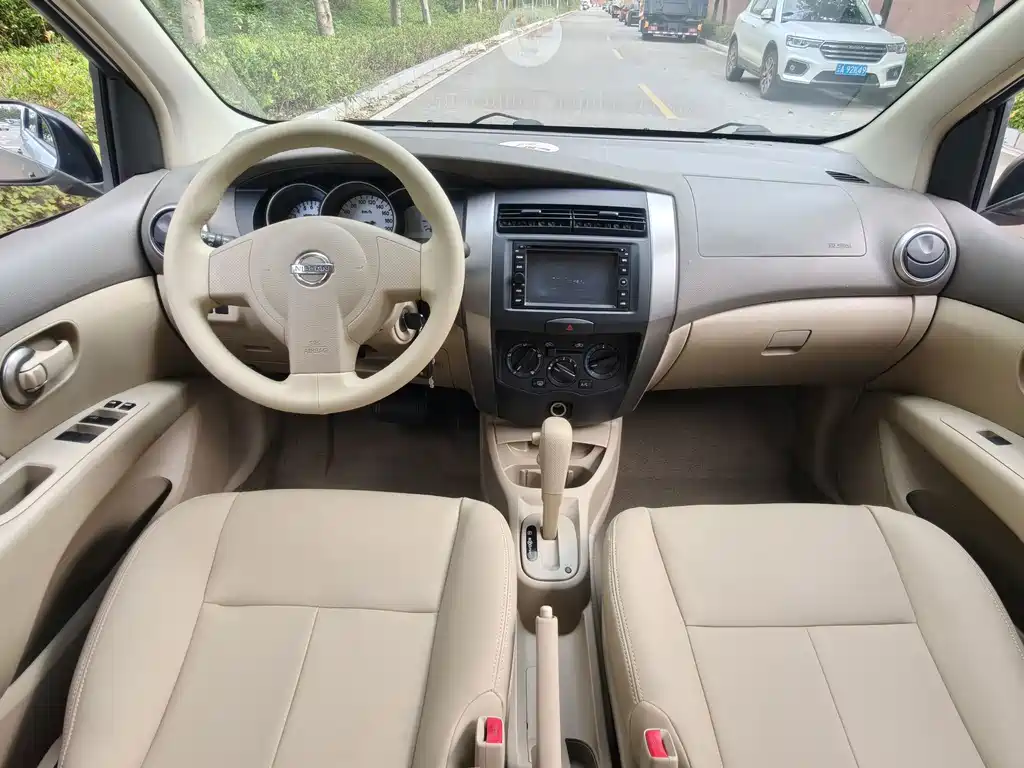 Nissan Livina — миниатюра 10