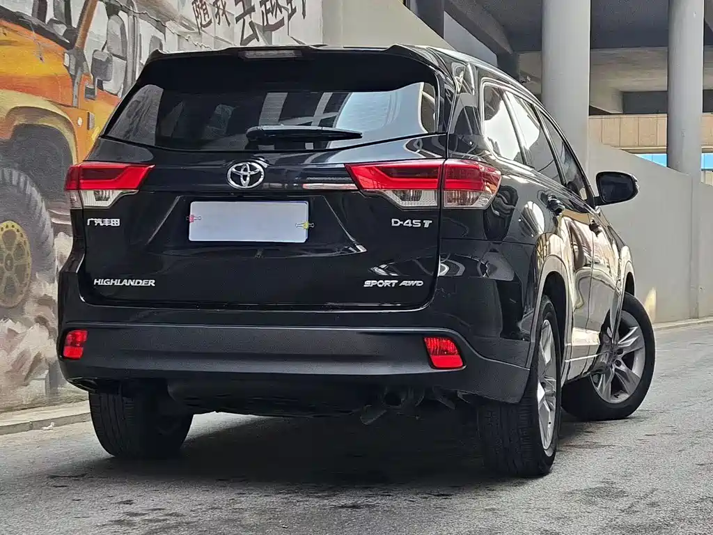 TOYOTA HIGHLANDER