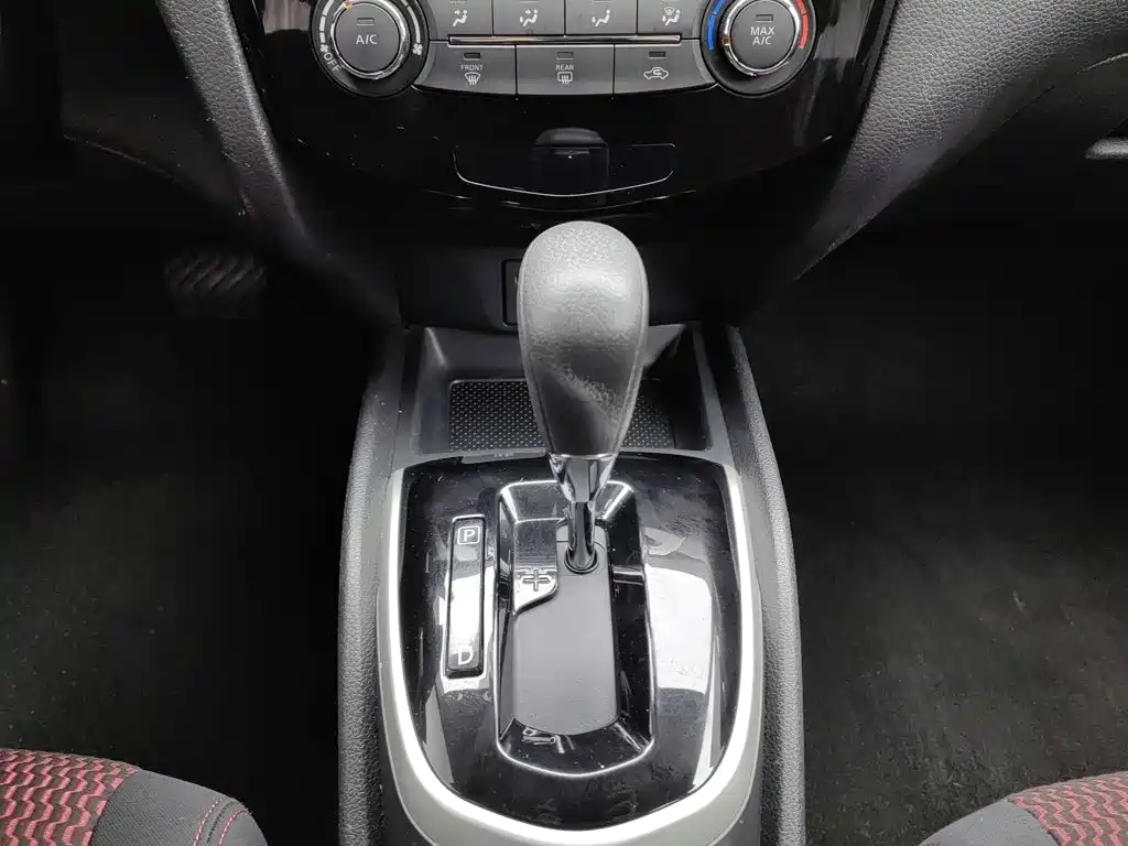 Nissan Qashqai — миниатюра 13