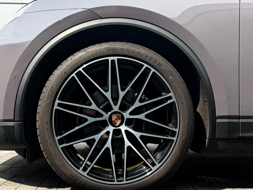 Porsche Macan EV — миниатюра 16
