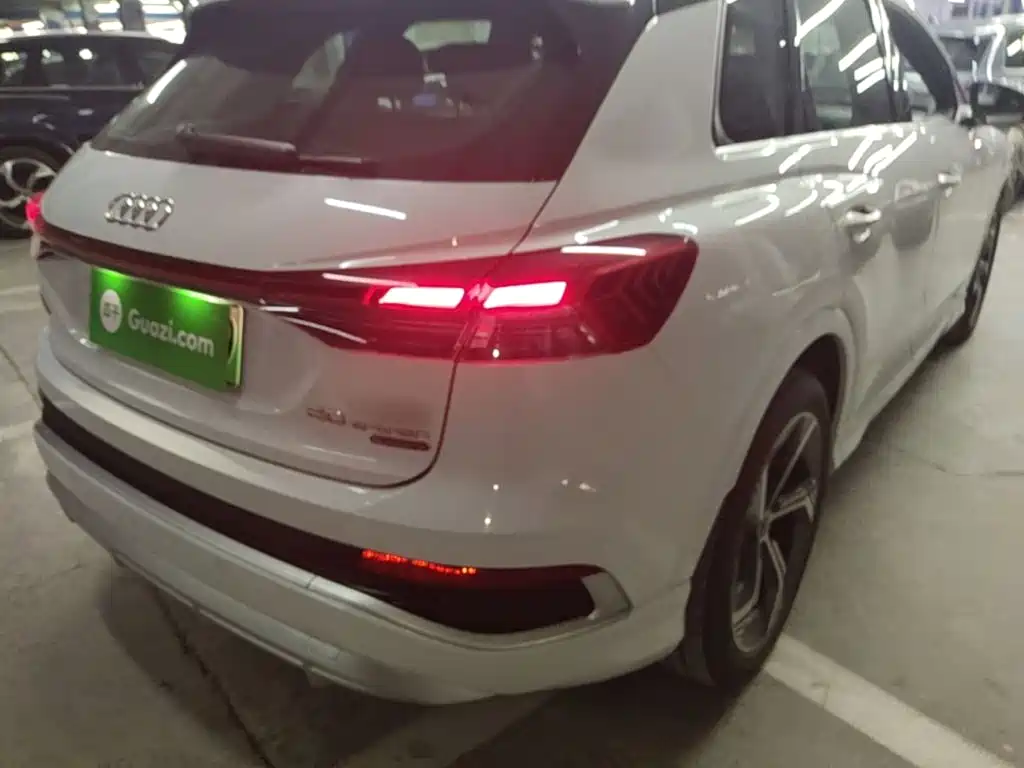 Audi Q4 e-tron — миниатюра 8