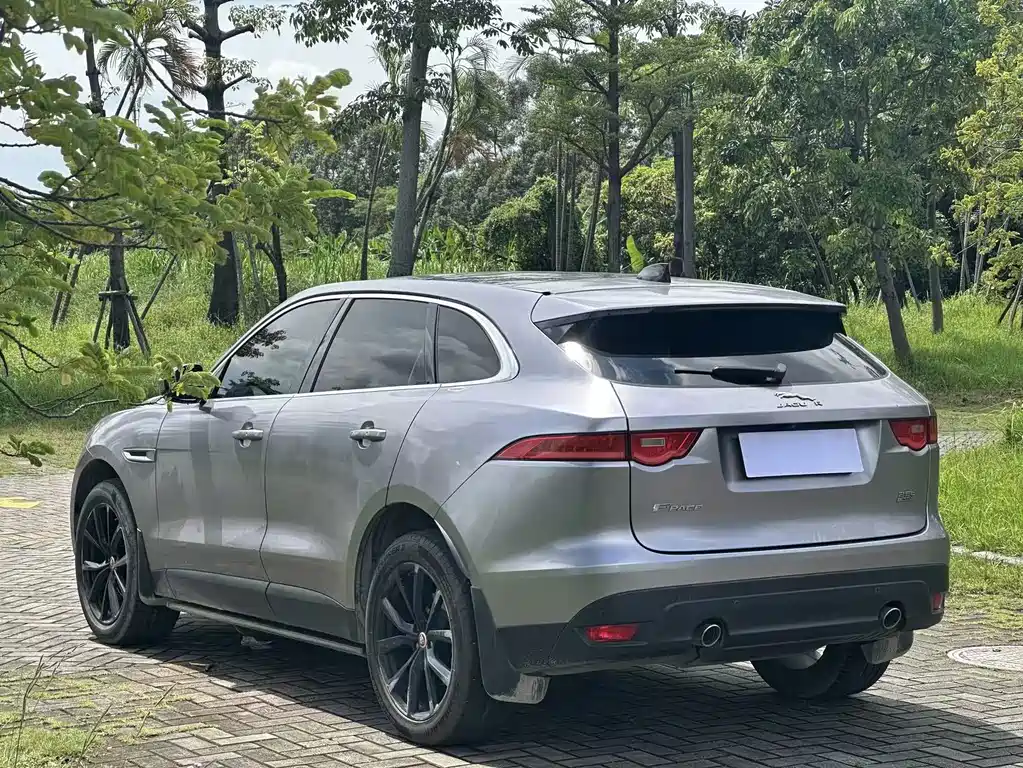 Jaguar F-PACE — миниатюра 7