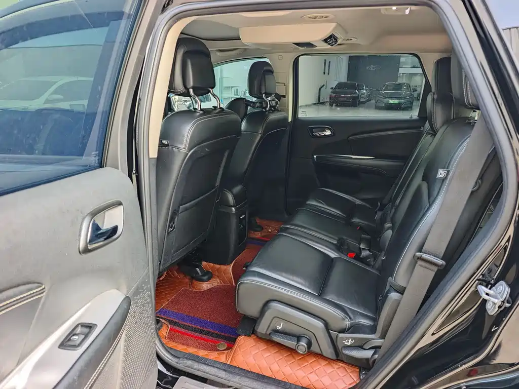 Dodge Journey — миниатюра 4