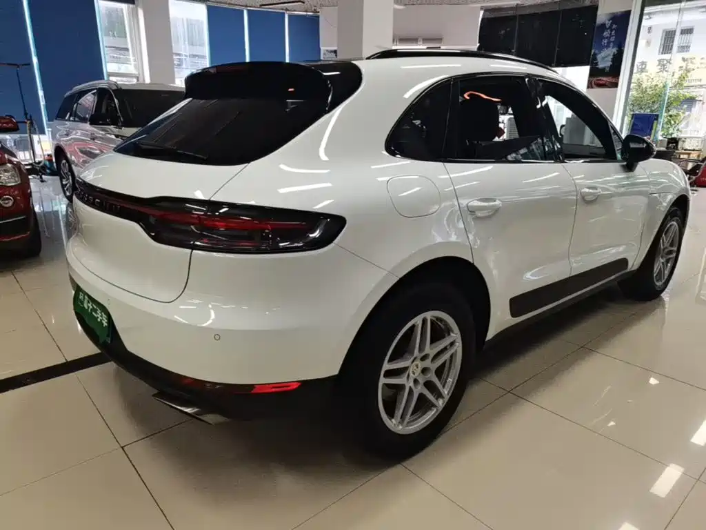 Porsche Macan — миниатюра 7