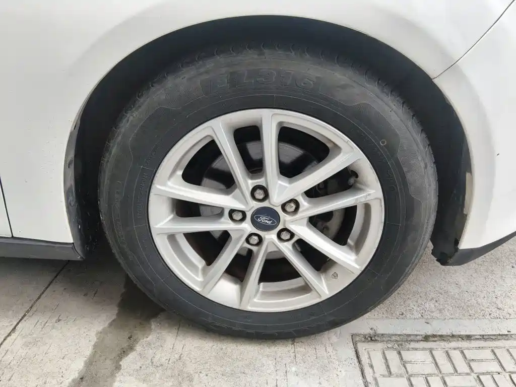 Ford Focus — миниатюра 23