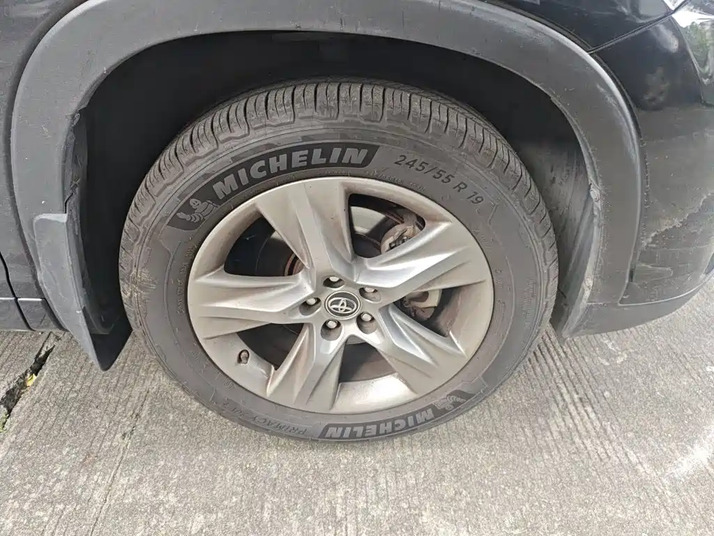 Toyota Highlander — миниатюра 24