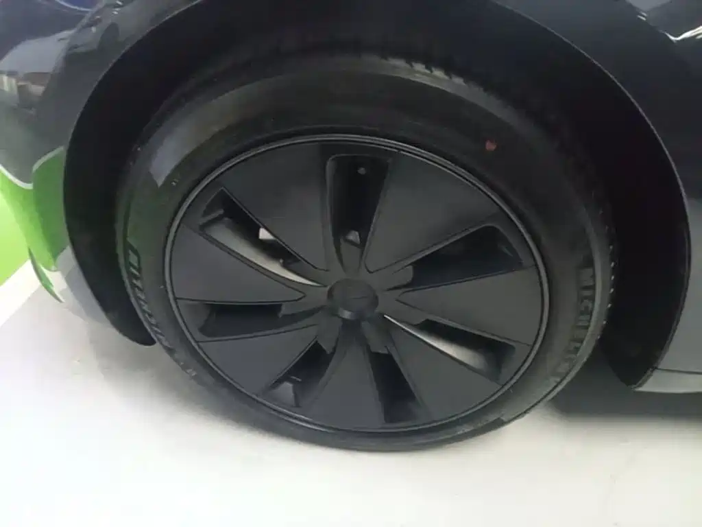 Tesla Model 3 — миниатюра 23